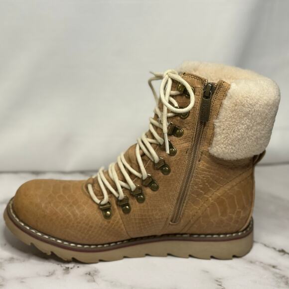 Rare Royal Canadian Cambridge “Croc” Embossed Leather Waterproof Boots 8.5 - Picture 5 of 16